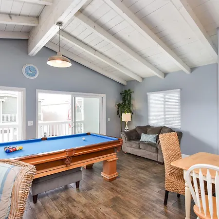 5 Bedroom Home With Pool Table Steps To The Beach